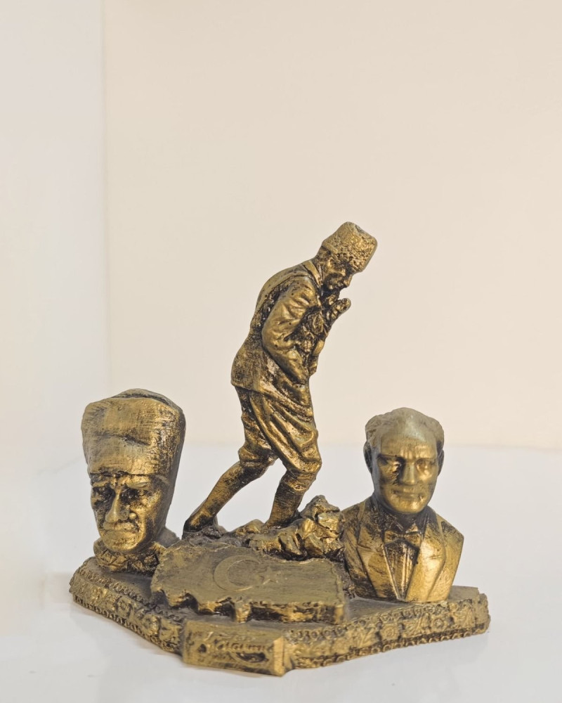 Atatürk Dekoratif Biblo - Üçlü Masaüstü - Gold Eskitme Atatürk Dekoratif Biblo - Üçlü Masaüstü - Gold Eskitme