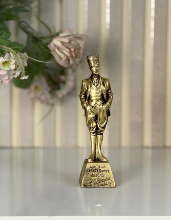 Standing Atatürk Statue Figurine Sovereignty Special Design Standing Atatürk Statue Figurine Sovereignty Special Design