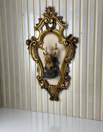 Özel Tasarım Çerçeveli Gold Eskitme Detaylı Geyik Özel Tasarım Çerçeveli Gold Eskitme Detaylı Geyik