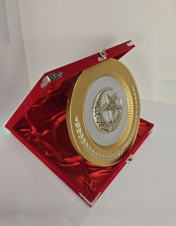 Özel Tasarım Kadife Kutulu Polyester Döküm Kelime - i Tevhid El İşçiliği Boyamalı Plaket Özel Tasarım Kadife Kutulu Polyester Döküm Kelime - i Tevhid El İşçiliği Boyamalı Plaket