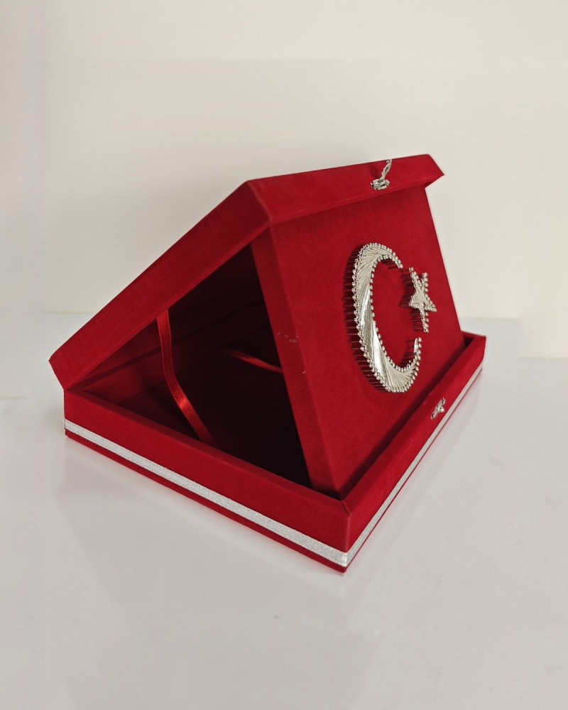 Özel Tasarım Kadife Kutulu Filigrafi Ay Yıldız - 18x25 cm (Kapalı), 17 cm (Açık Hali) Özel Tasarım Kadife Kutulu Filigrafi Ay Yıldız - 18x25 cm (Kapalı), 17 cm (Açık Hali)